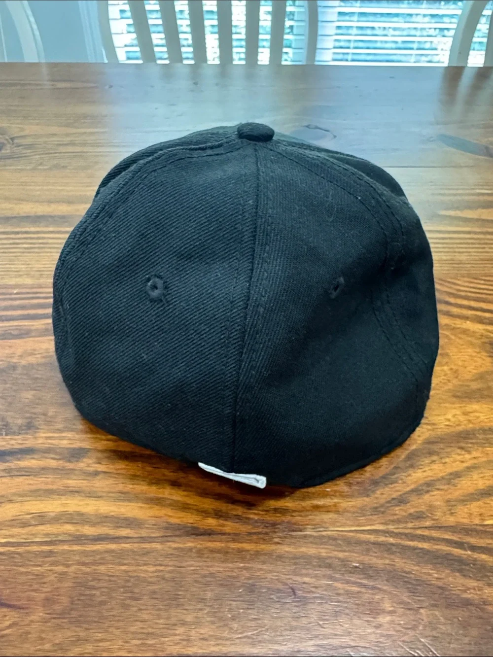Atlanta Braves. New Era Black 59FIFTY Fitted Baseball Cap. Size 7 55.8cm. Black.